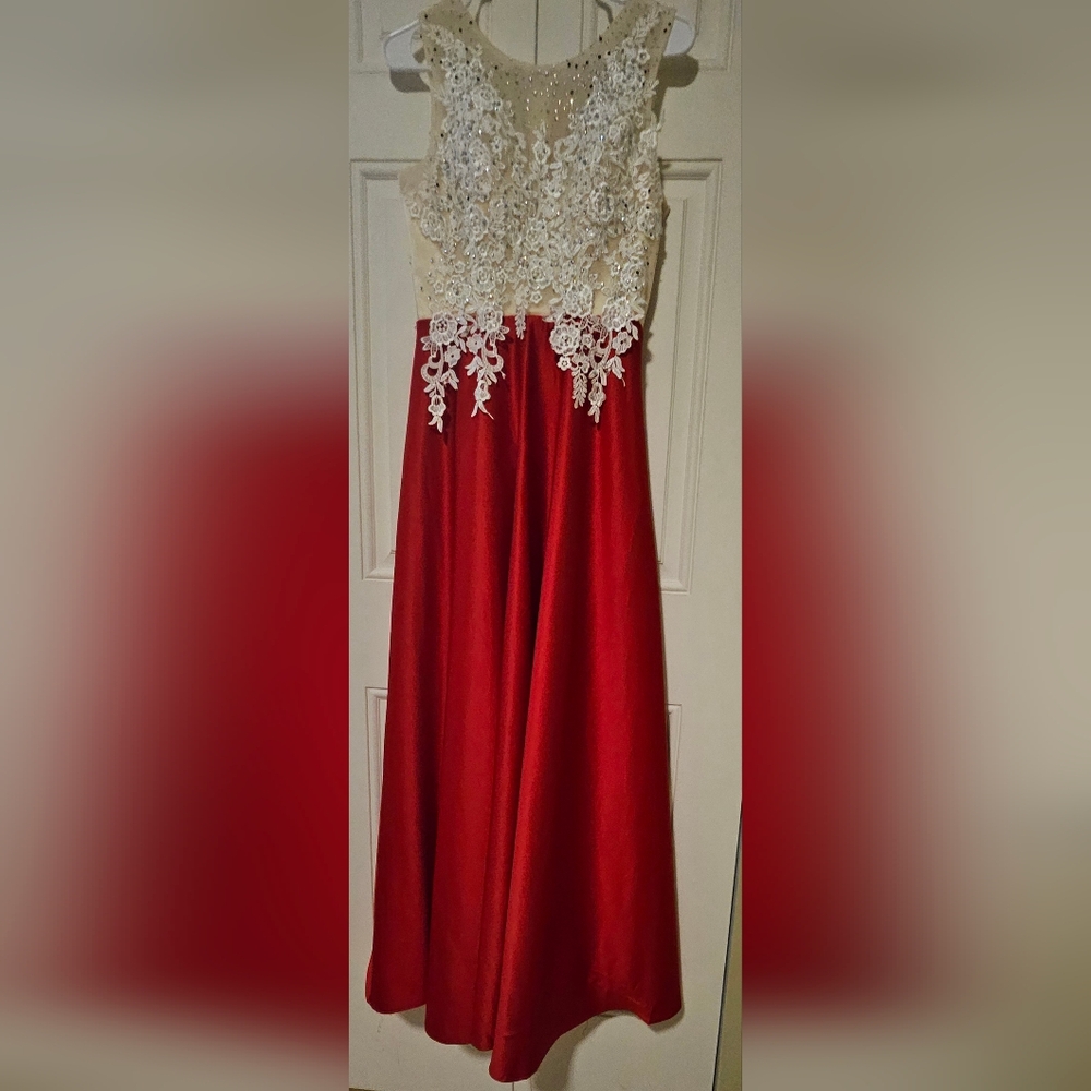 Dress - Picture 3 of 4